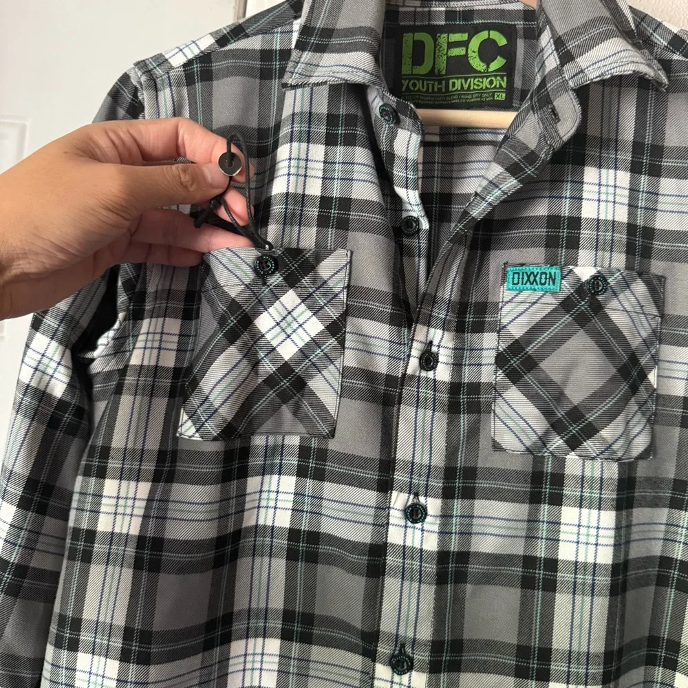 DIXXON grey white boys youth plaid long sleeve button up‎ shirt